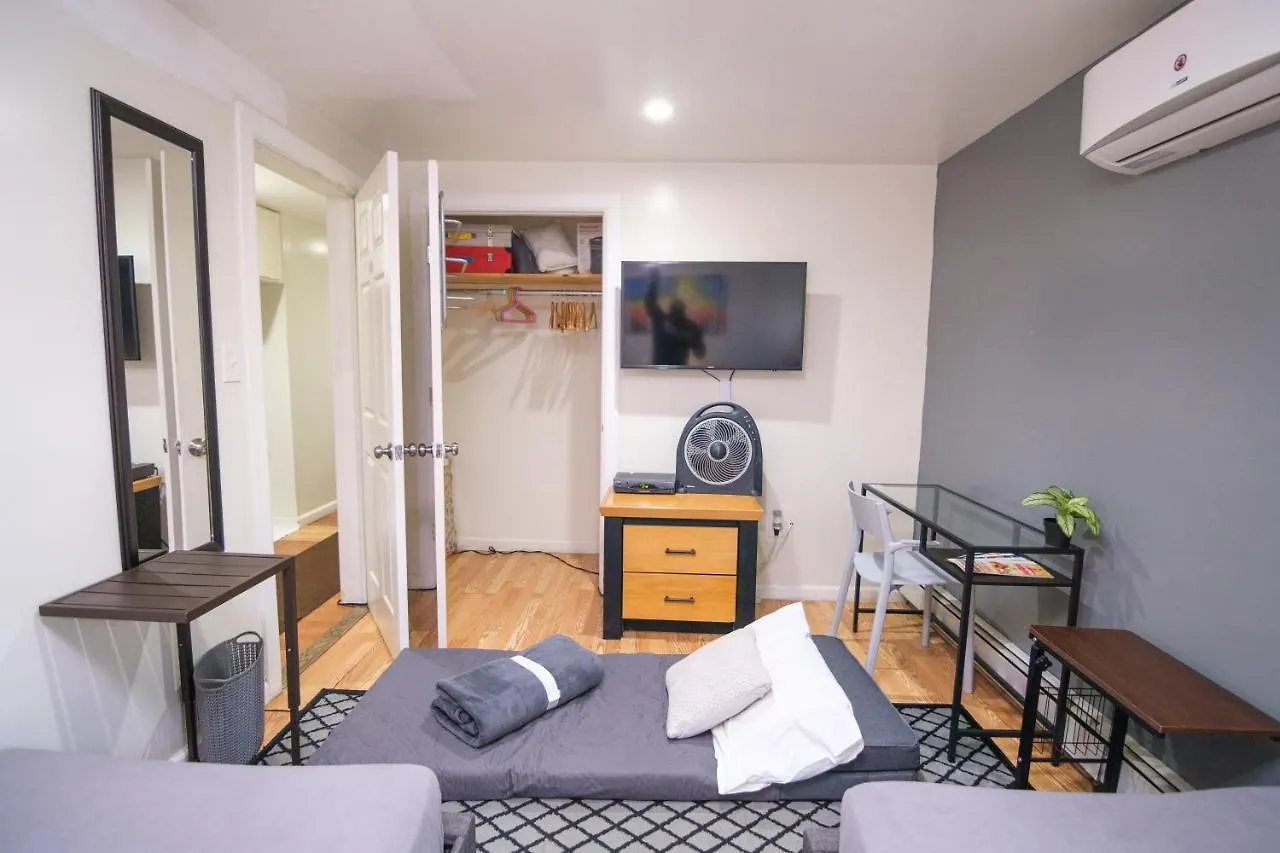 Elegant 2 Bedroom Suite w Modern Amenities New York