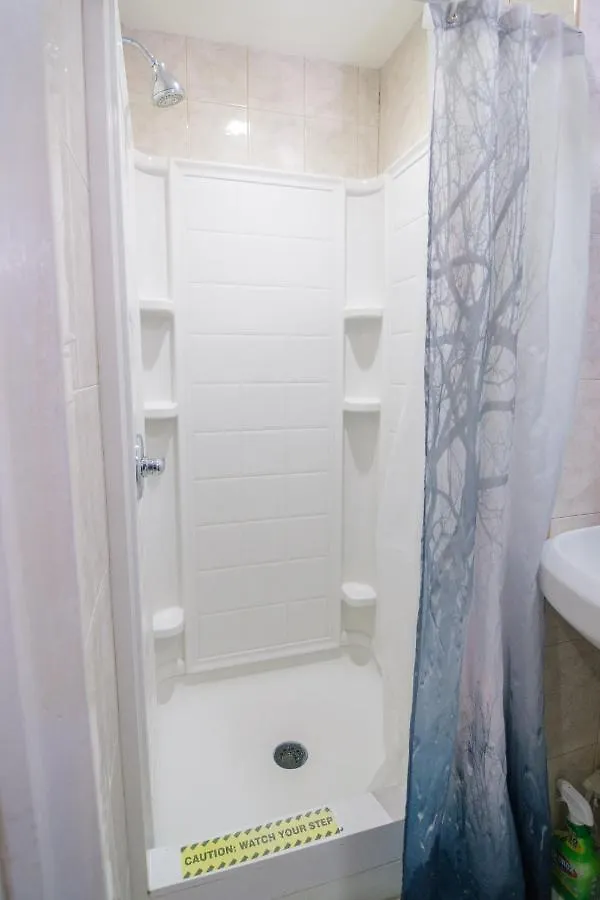 Elegant 2 Bedroom Suite w Modern Amenities New York